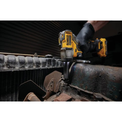 LLAVE DE IMPACTO 3/8  12V.  Xtreme™ DEWALT DCF902B-B3